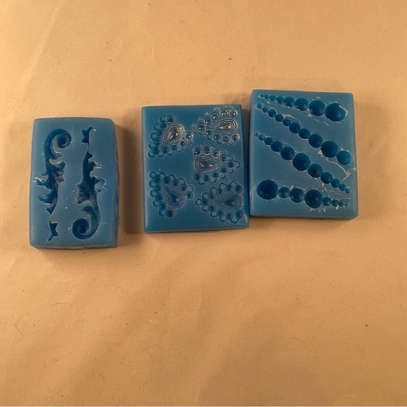 Set of 3 Miscellaneous Fondant Molds - Picture 1 of 4